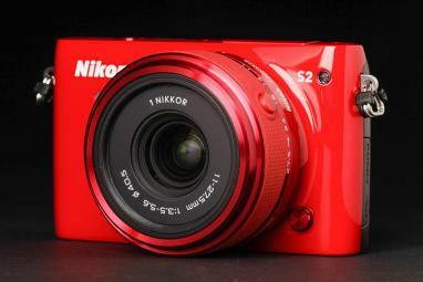 Nikon 1 S2 წინა კუთხე 2