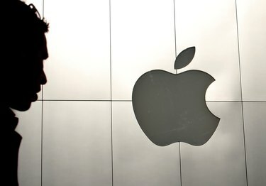 Apple сообщает квартальную прибыль
