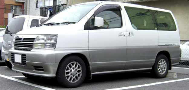 nissan homy superlong minivan dårligt navn