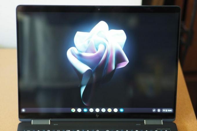 شاشة عرض أمامية لجهاز HP Elite Dragonfly Chromebook.