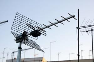 Cómo saber la diferencia entre una antena UHF y una VHF
