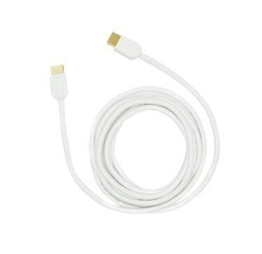 USB kábel na bielom pozadí
