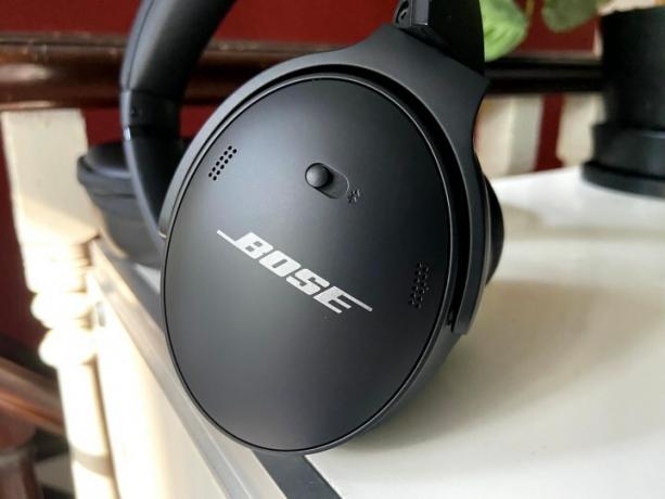 Bose QuietComfort 45 Kopfhörer mit Geräuschunterdrückung.