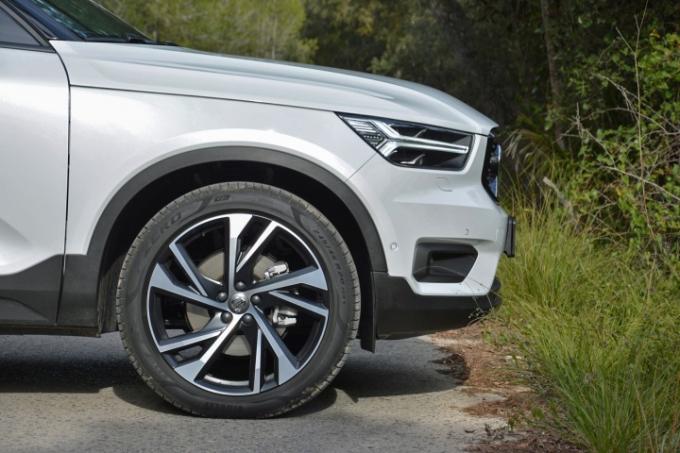 Análise da primeira tração dianteira direita do Volvo XC40 2019