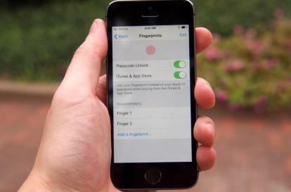 iPhone 5S uporablja skener prstnih odtisov