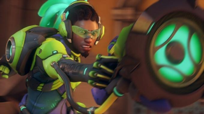 Lúcio apontando sua arma.