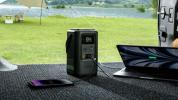 „Anker“ pristato saulės energija varomas „Solix“ baterijas, naujas „Anker Prime“.