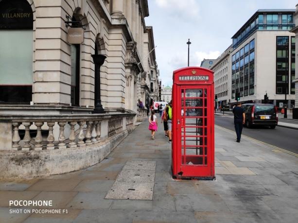 pocophone f1 da xiaomi revisão cabine telefônica fotográfica