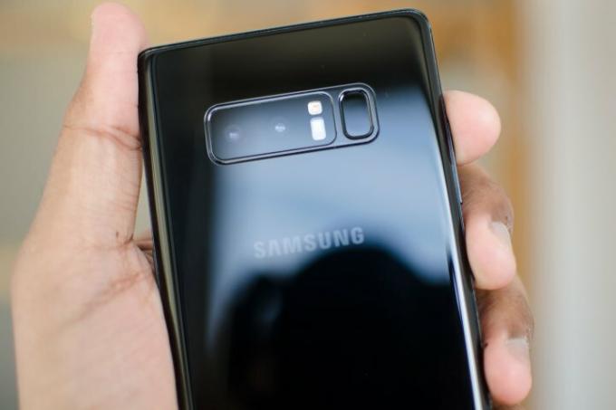 Αναθεώρηση Samsung Galaxy Note 8 πίσω κορυφή 2