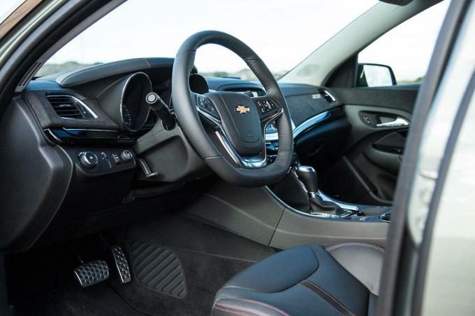 Ângulo do volante Chevrolet SS 2014