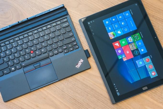 Lenovo-ThinkPad-X1-firmup-review-keyboard-unhinged