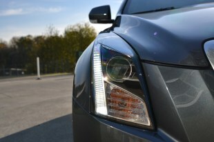 2013 Cadillac ATS recenzia ľavé svetlo