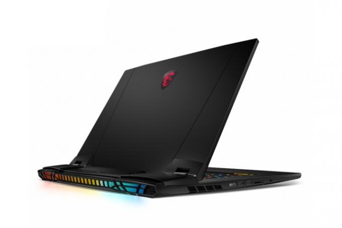 MSI Titan GT77 U12 mängusülearvuti tootepilt valgel taustal.