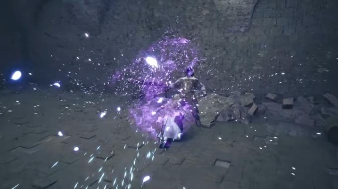 Walküre greift einen Feind in einem violetten Nebel in Valkyrie Elysium an.
