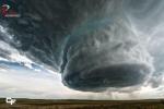 Storm Chasers fanger dannelsen av Supercell-tordenvær over Wyoming