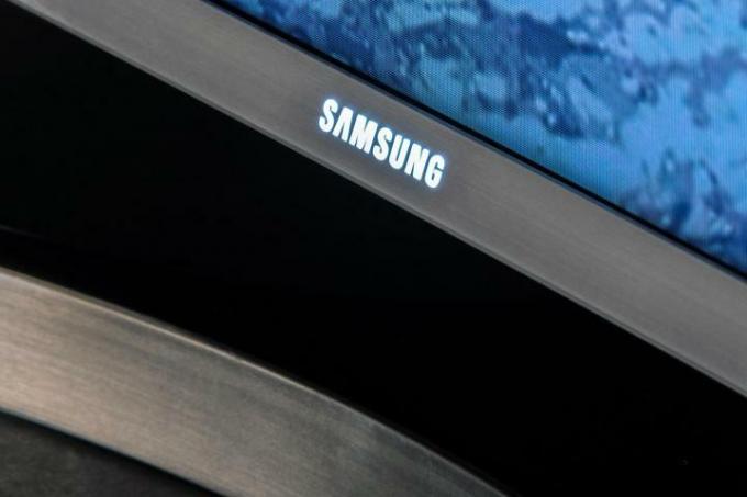 Огляд телевізора Samsung UN65JS9500