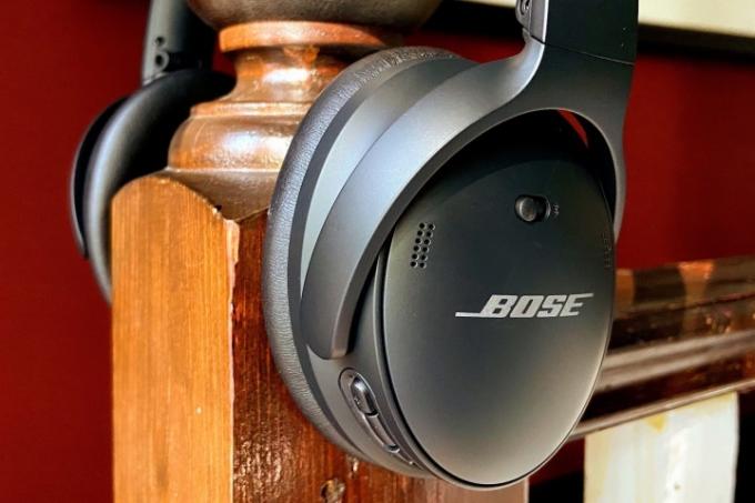 Bose QuietComfort 45 Kopfhörer mit Geräuschunterdrückung.