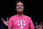 T-Mobile CEO'su Trash, Super Bowl Sırasında AT&T ve Sprint'ten Bahsediyor