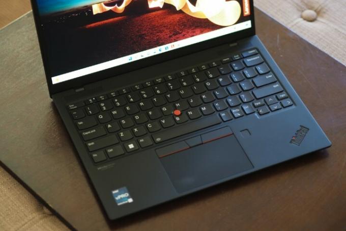 ThinkPad X1 Nano Gen 2:n näppäimistö ja kosketuslevy.