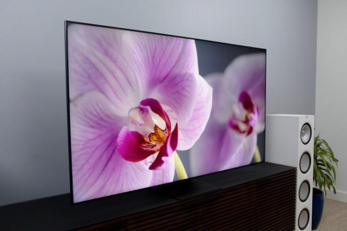 Samsung QN90A televizyon.