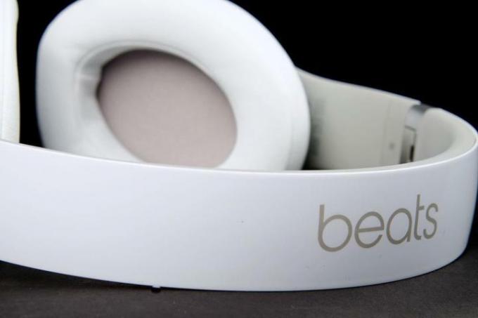 Macro-bentiță Beats by Dre Studio 2013