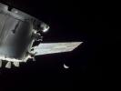 オリオン探査機が月周回軌道に入る