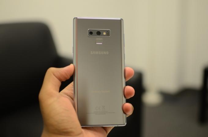 samsung galaxy note 9 novinky stříbrná 1