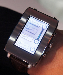 Concepto de reloj inteligente Toshiba