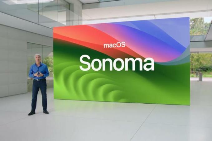 Craig Federighi predstavuje macOS Sonoma na celosvetovej konferencii vývojárov Apple (WWDC) v júni 2023.