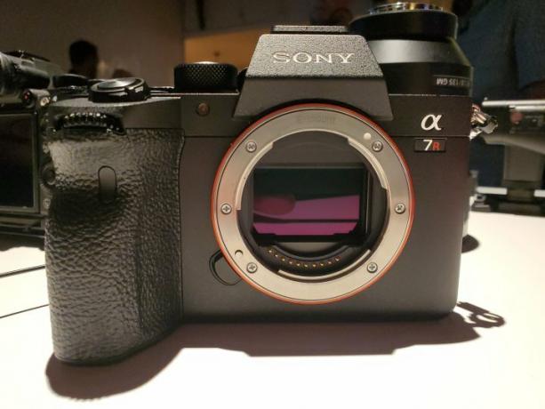 61MP Sony A7R IV е правената пълноформатна камера с най-висока разделителна способност