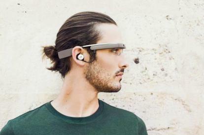 google glass får tillgång till spela musik och ny design av stereohörlurar