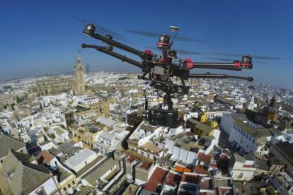 raziskovalci pravijo, da FAA precenjuje tveganje majhnih dronov nad mestom