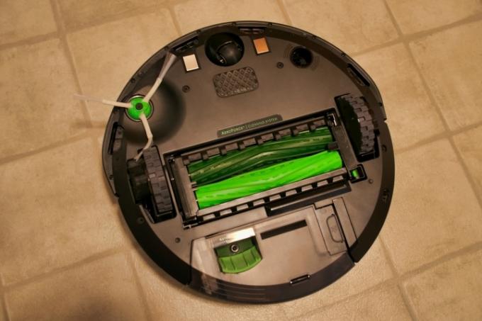 iRobot Roomba i3 Plus fırçalar.