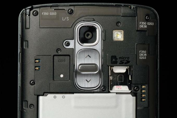 Macro della batteria dell'LG G Pro 2