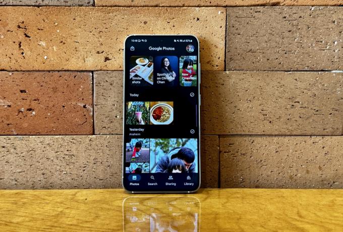 Samsung Galaxy S23 prikazuje Google fotografije