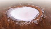 Pogledajte let iznad zapanjujućeg ledenog kratera Koroljev na Marsu