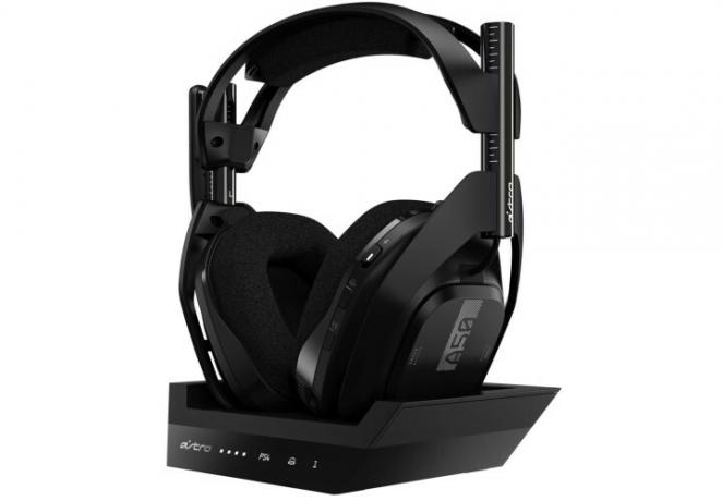 Az Astro A50 headset + Basestation Gen 4.