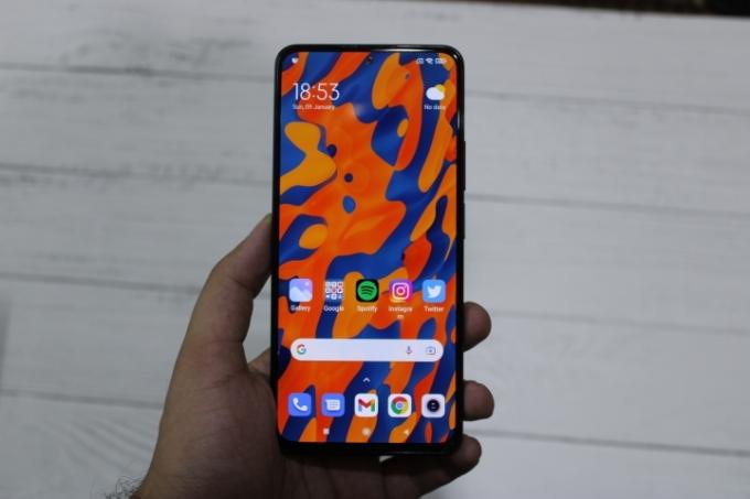 Tela Xiaomi 11i Hypercharge ligada.