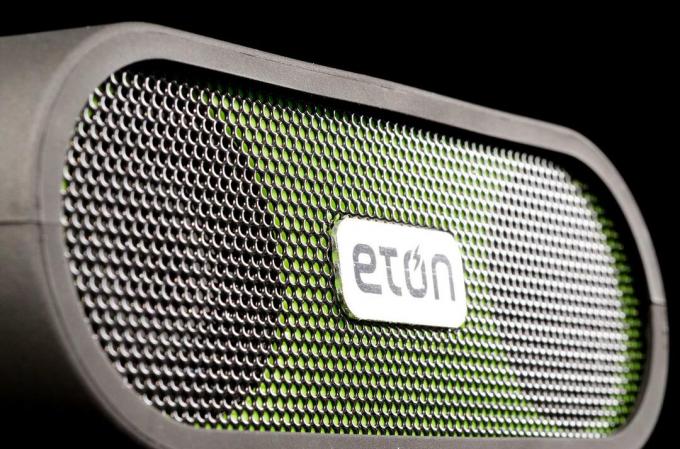 eton rugged rukus review bluetooth speaker fronthoek op zonne-energie