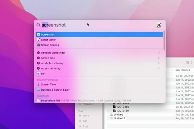 يؤدي الضغط على مفتاحي Command وSpacebar إلى ظهور Spotlight حيث يمكن إجراء بحث عن تطبيق Screenshot.