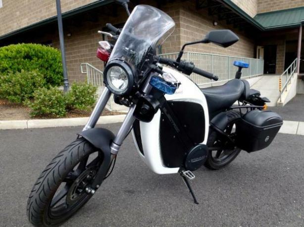 ब्रैमो एम्पल्स इलेक्ट्रिक मोटरसाइकिल पूर्वावलोकन बाइक साइड फ्रंट पुलिस मॉडल हांगकांग